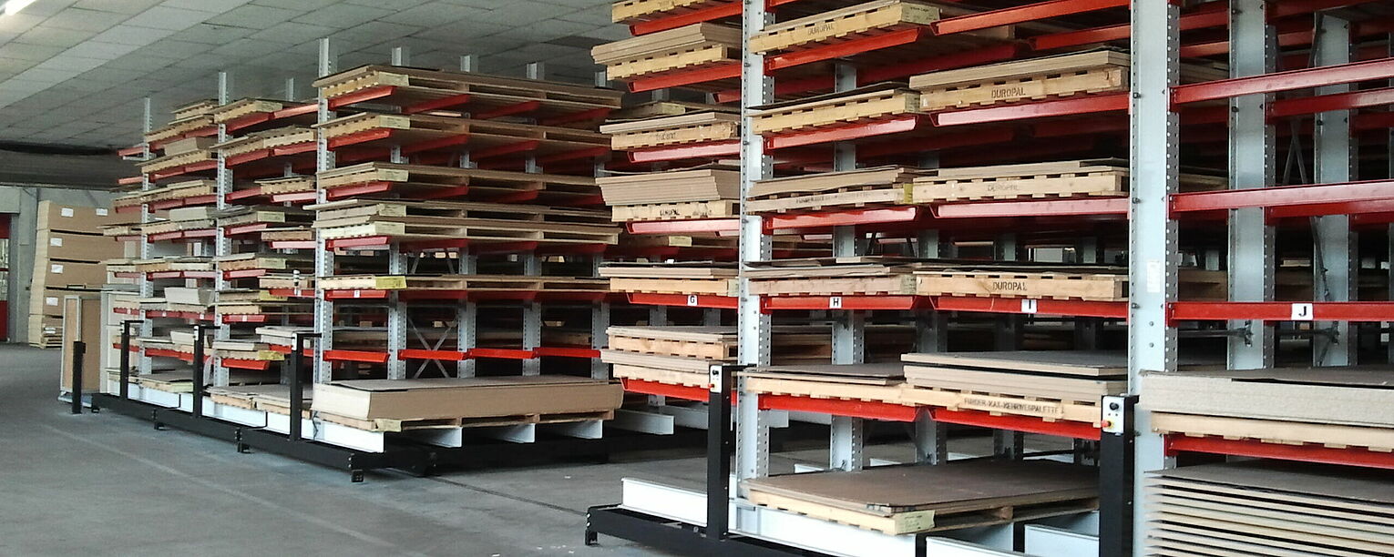 Mobile cantilever racking