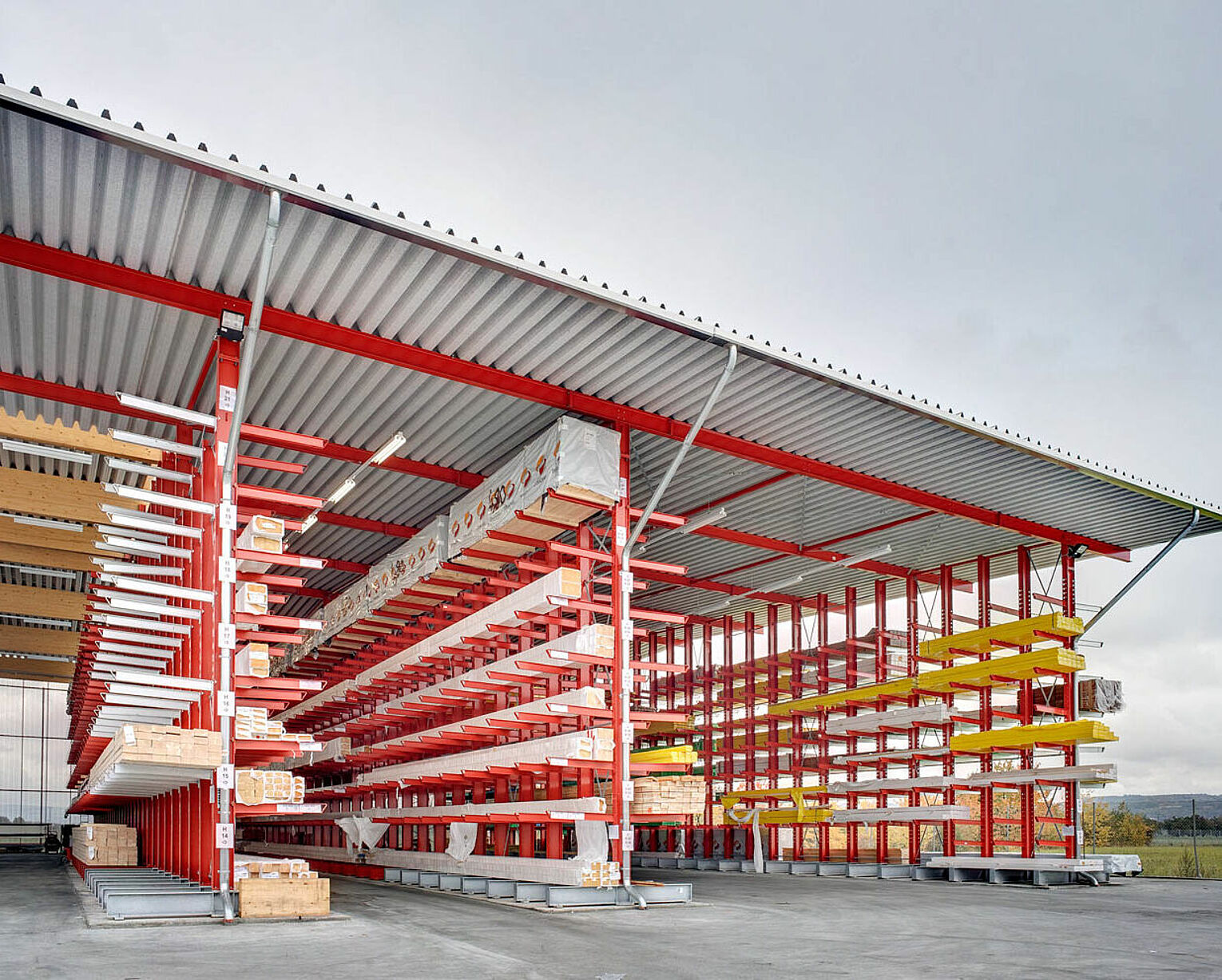 Rack-clad warehouse Cantilever racking