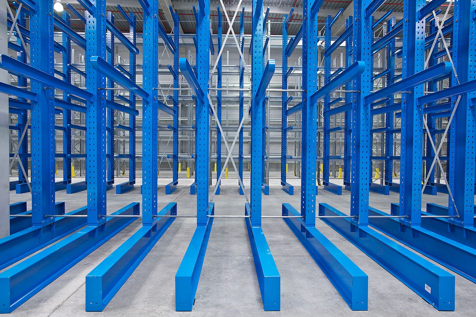 Cantilever racking system by OHRA