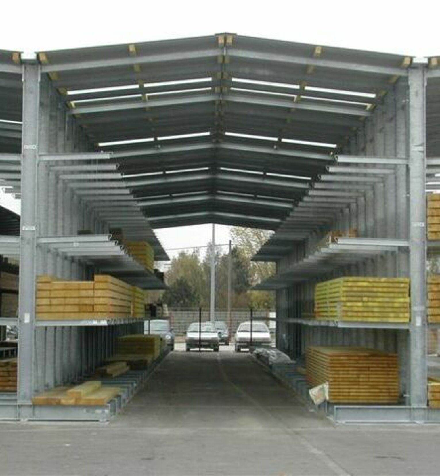 Rack-clad warehouse Cantilever racking