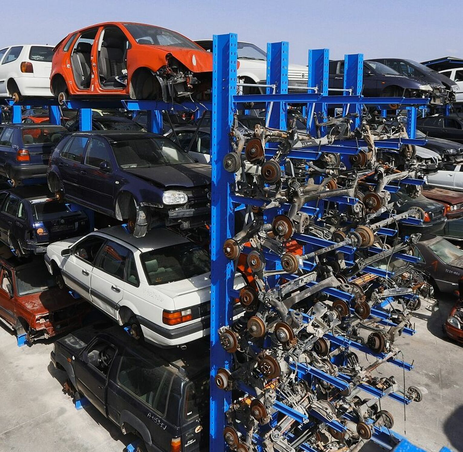 Cantilever racking Car dismantler