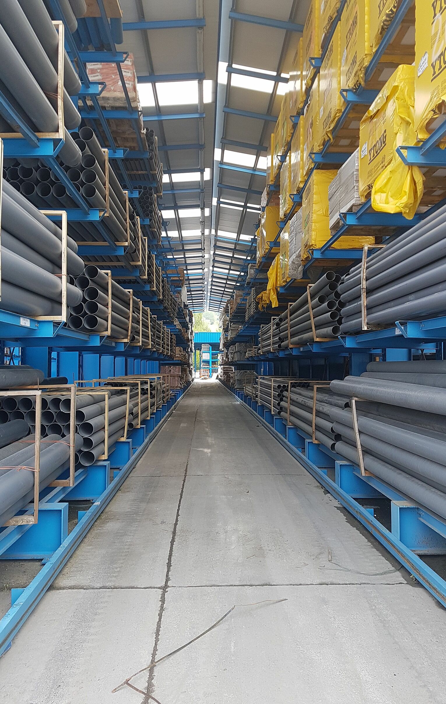 Cantilever racking building material